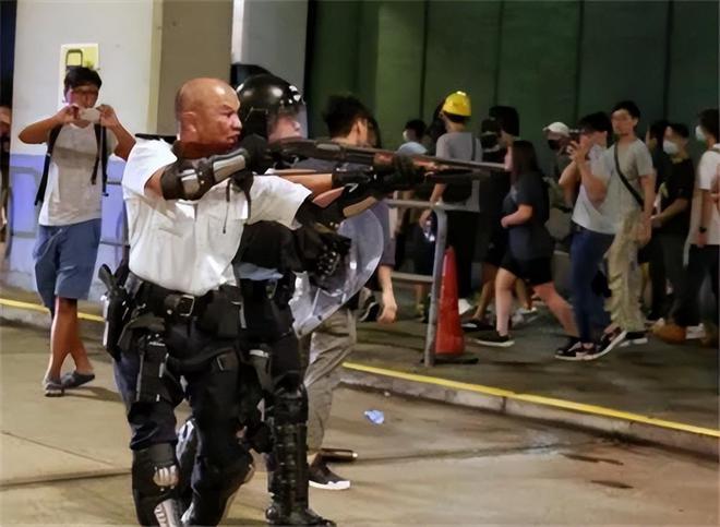 香港"光头警长刘sir"来武汉了!_大武汉